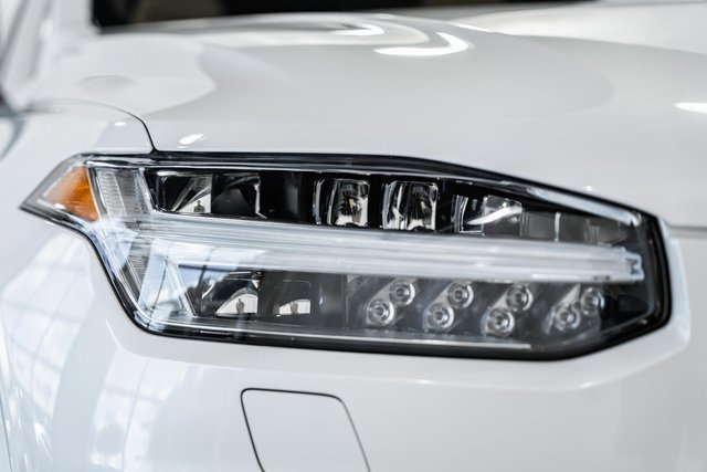 Used 2024 Volvo XC90 T8 Ultimate w/ Protection Package Premier image 11