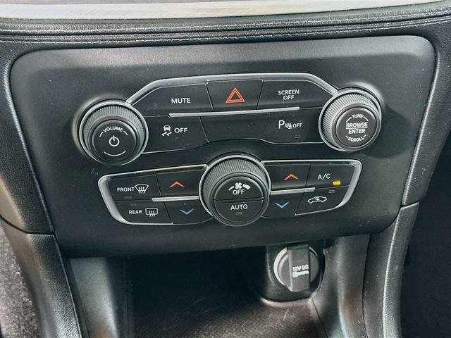 Used 2022 Dodge Charger SXT w/ Plus Group RWD image 29