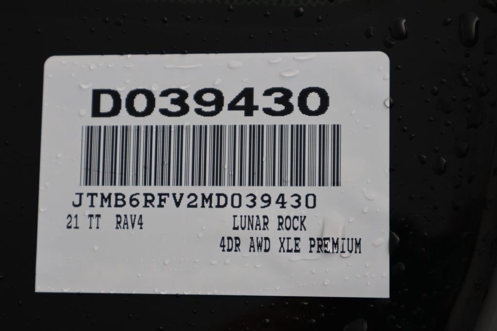 Used 2021 Toyota RAV4 XLE Premium AWD/4WD image 7