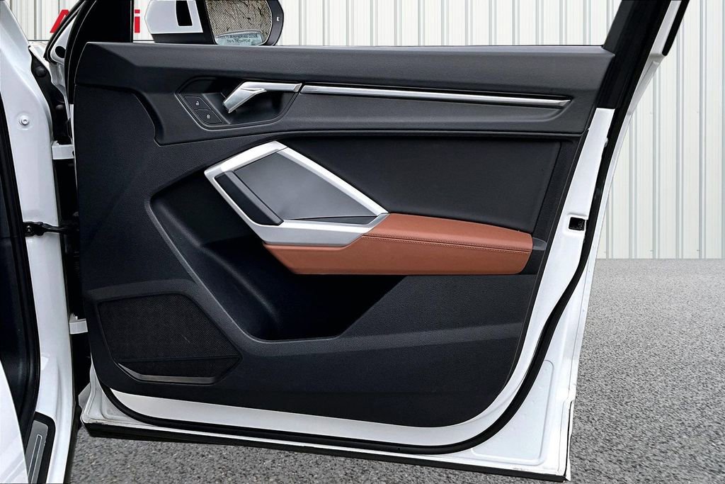 Used 2021 Audi Q3 2.0T Premium Plus w/ Premium Plus Package AWD/4WD image 27