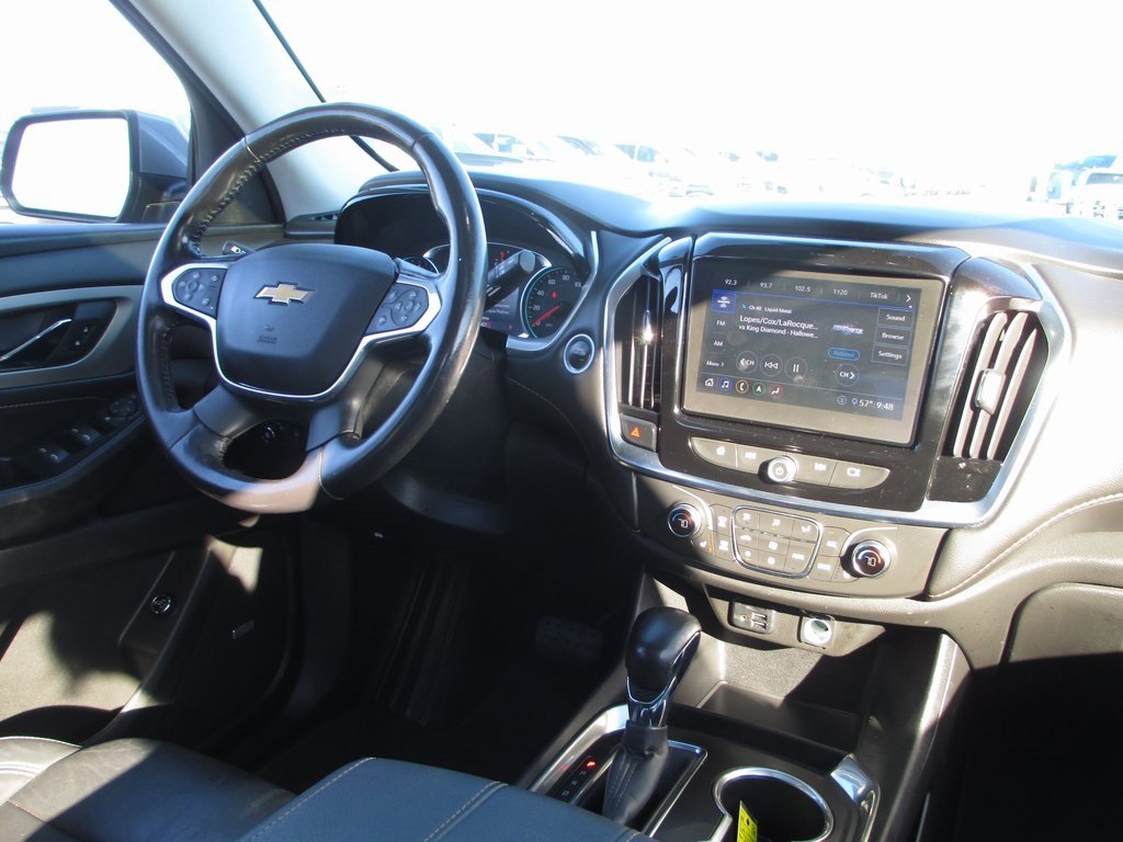 Used 2021 Chevrolet Traverse LT w/ LT Premium Package image 24