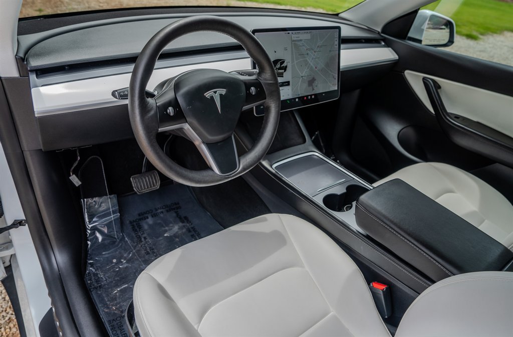 Used 2021 Tesla Model Y Long Range AWD/4WD image 14