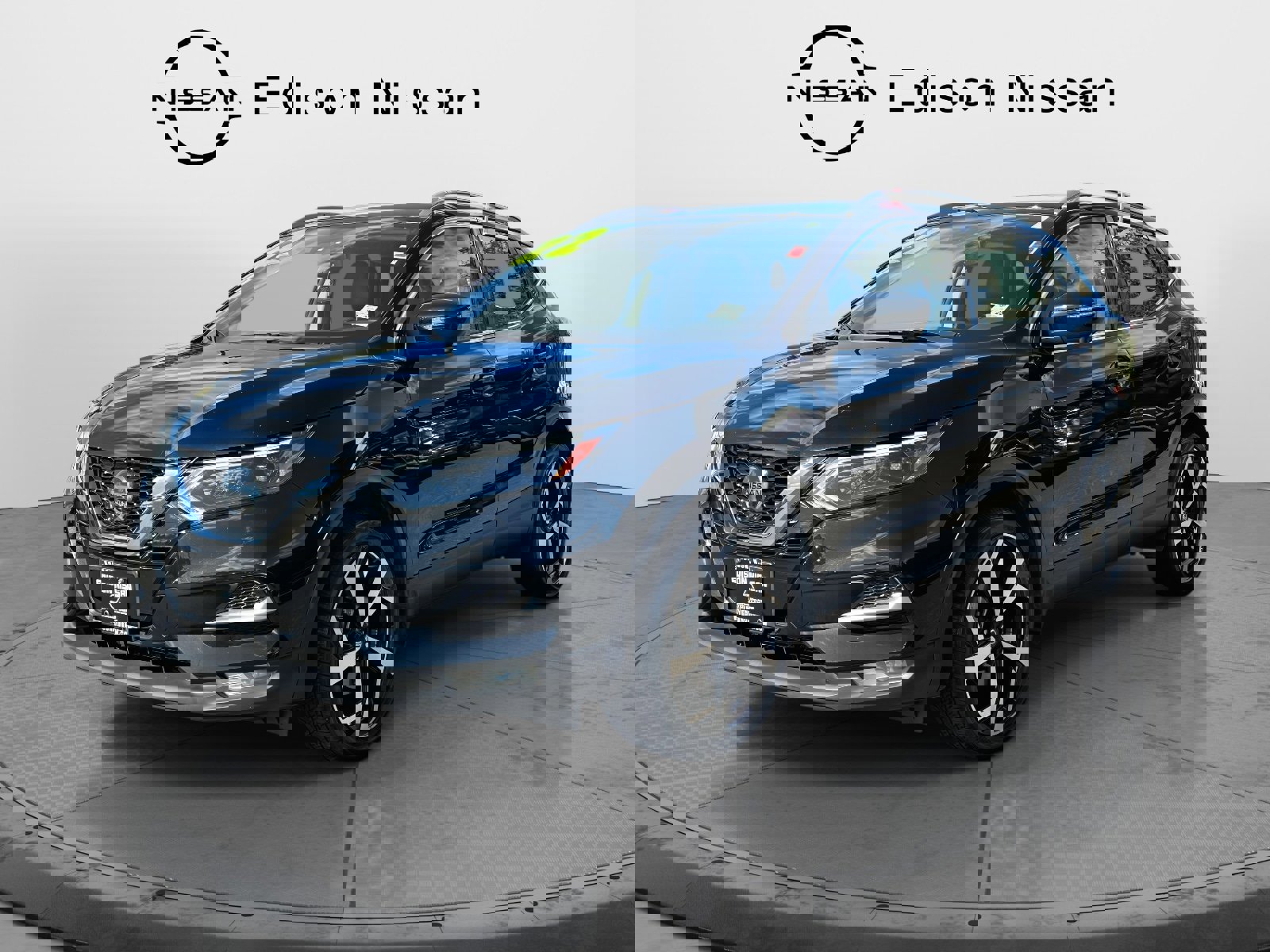 Used 2022 Nissan Rogue Sport SL w/ Premium Package image 2