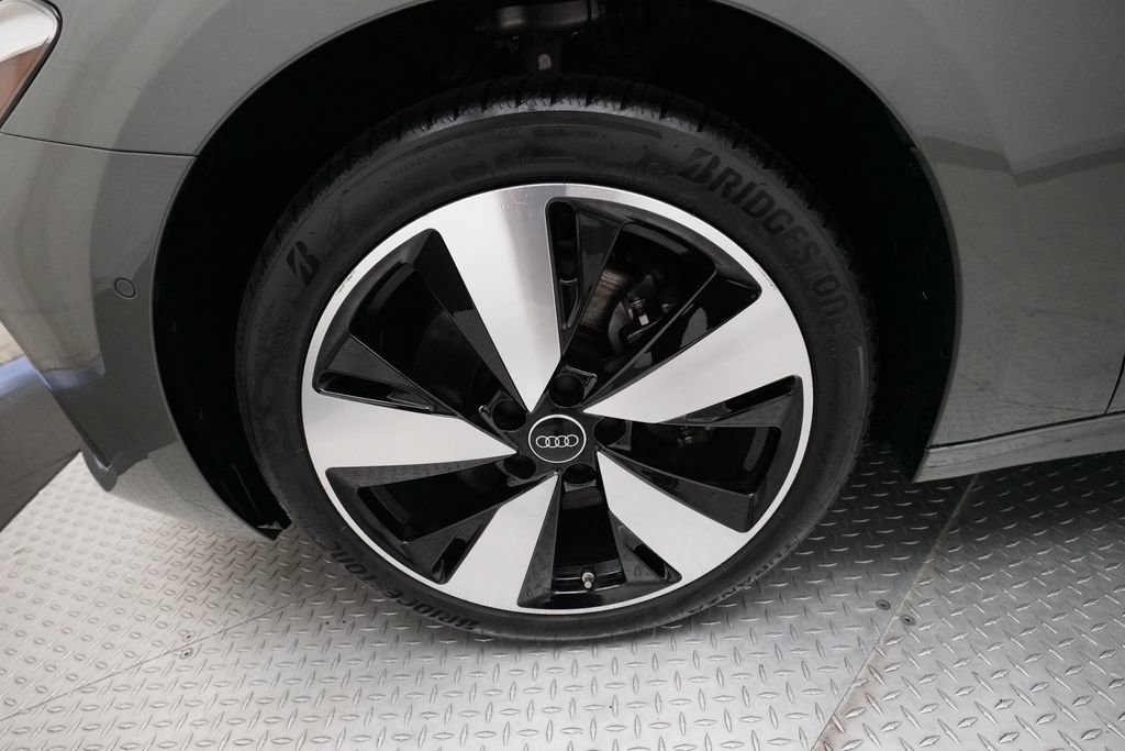 Used 2025 Audi A5 2.0T Premium w/ Convenience Package image 8