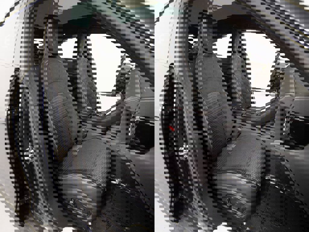 New 2026 Porsche Taycan 4S image 30