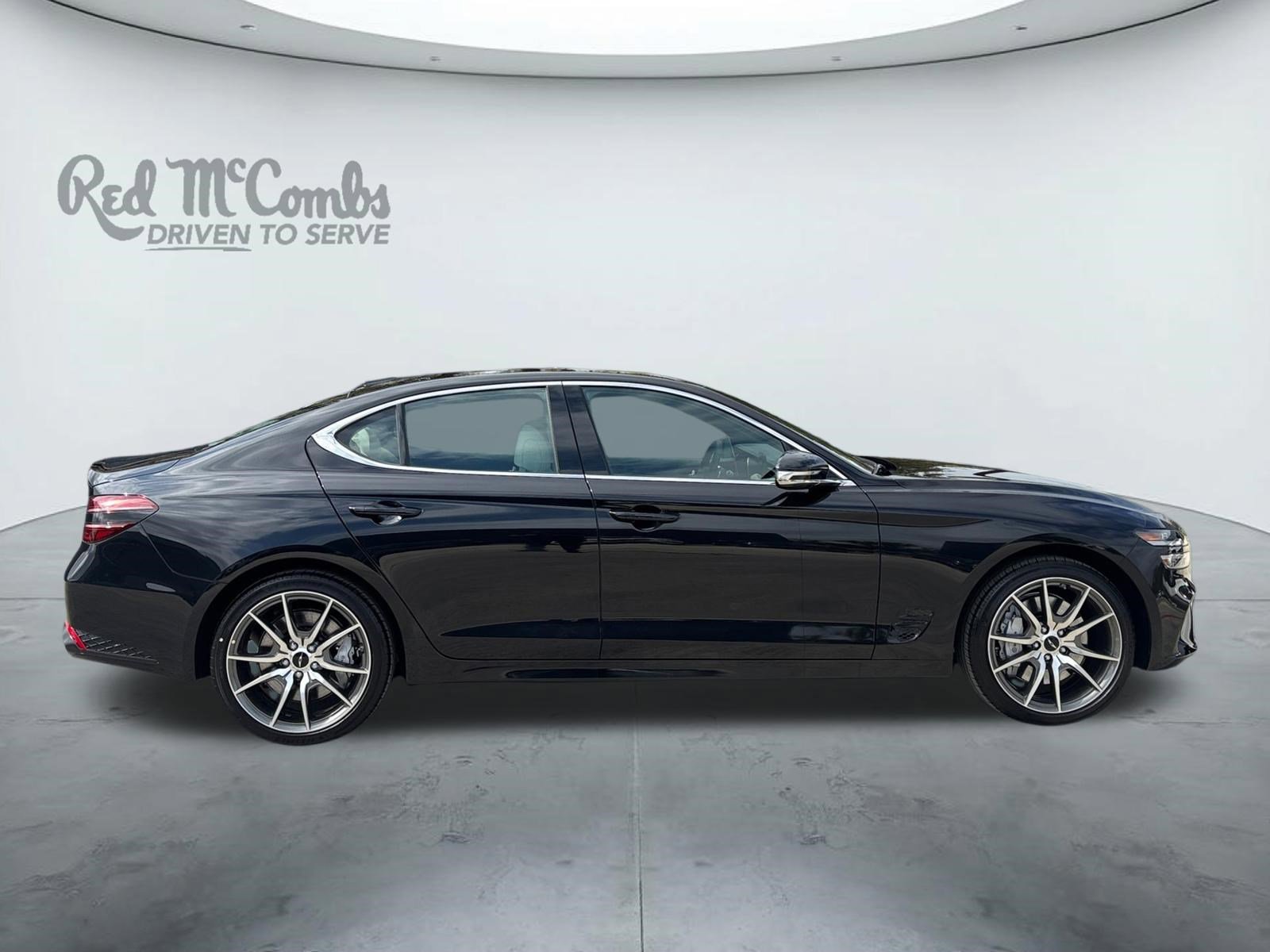 Used 2026 Genesis G70 2.5T image 6