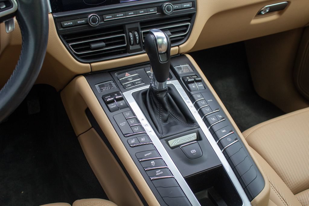 Used 2020 Porsche Macan AWD/4WD image 21