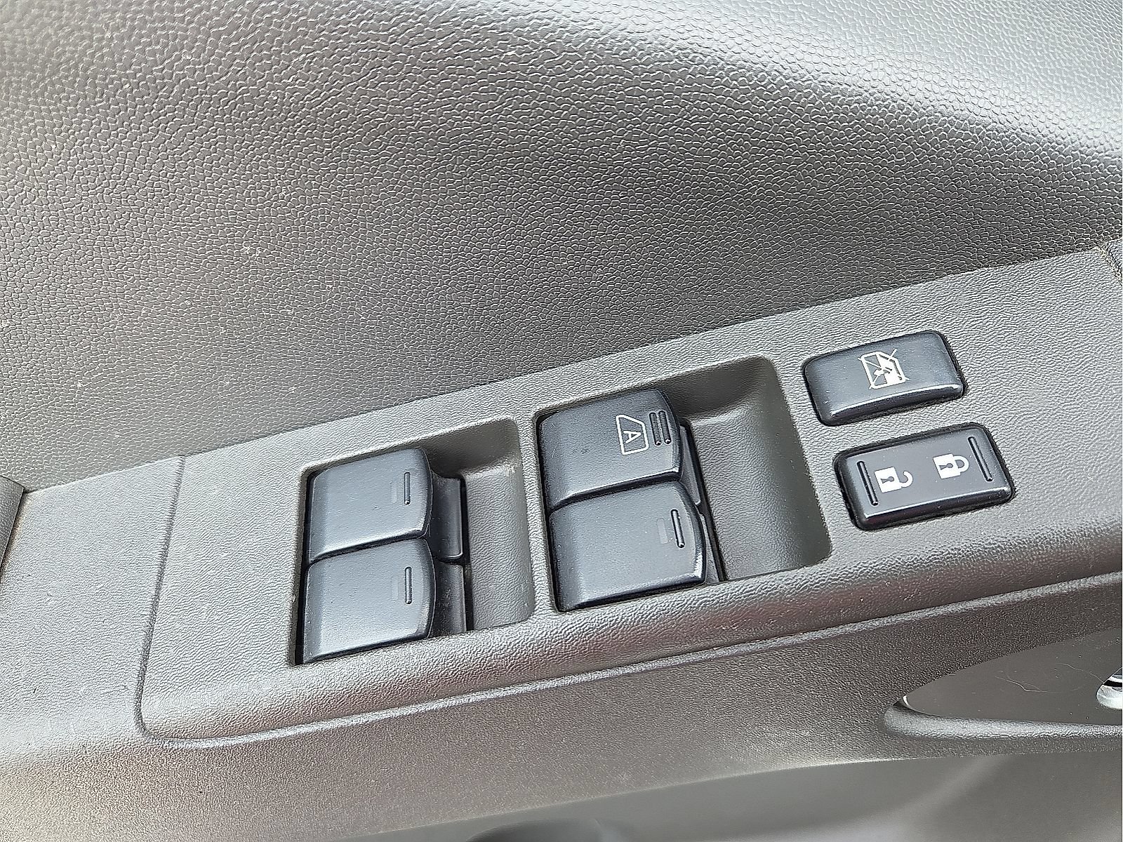 Used 2018 Nissan Frontier PRO-4X AWD/4WD image 14
