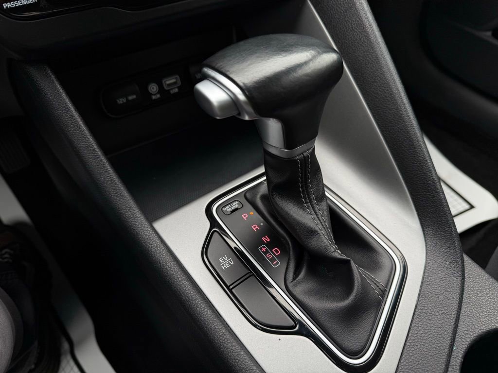 Used 2019 Kia Niro LX image 21