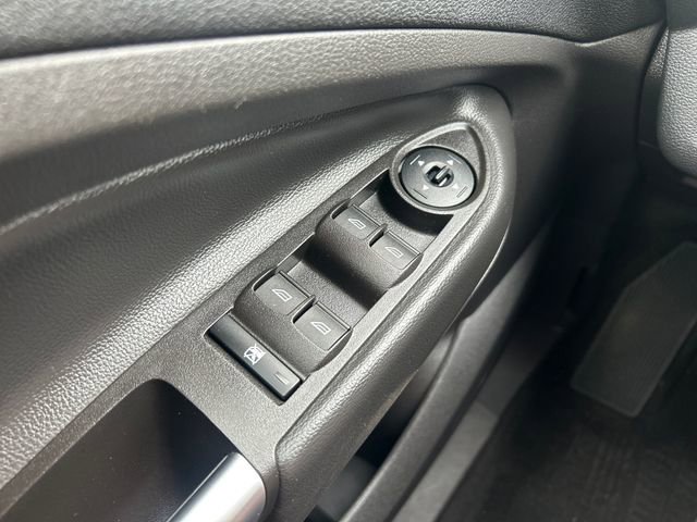 Used 2017 Ford Escape SE w/ SE Cold Weather Package AWD/4WD image 12