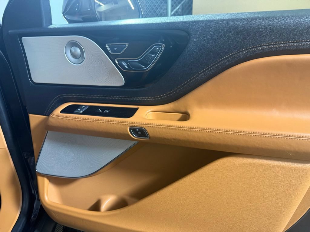 Certified 2023 Lincoln Aviator Black Label w/ Dynamic Handling Package AWD/4WD image 16