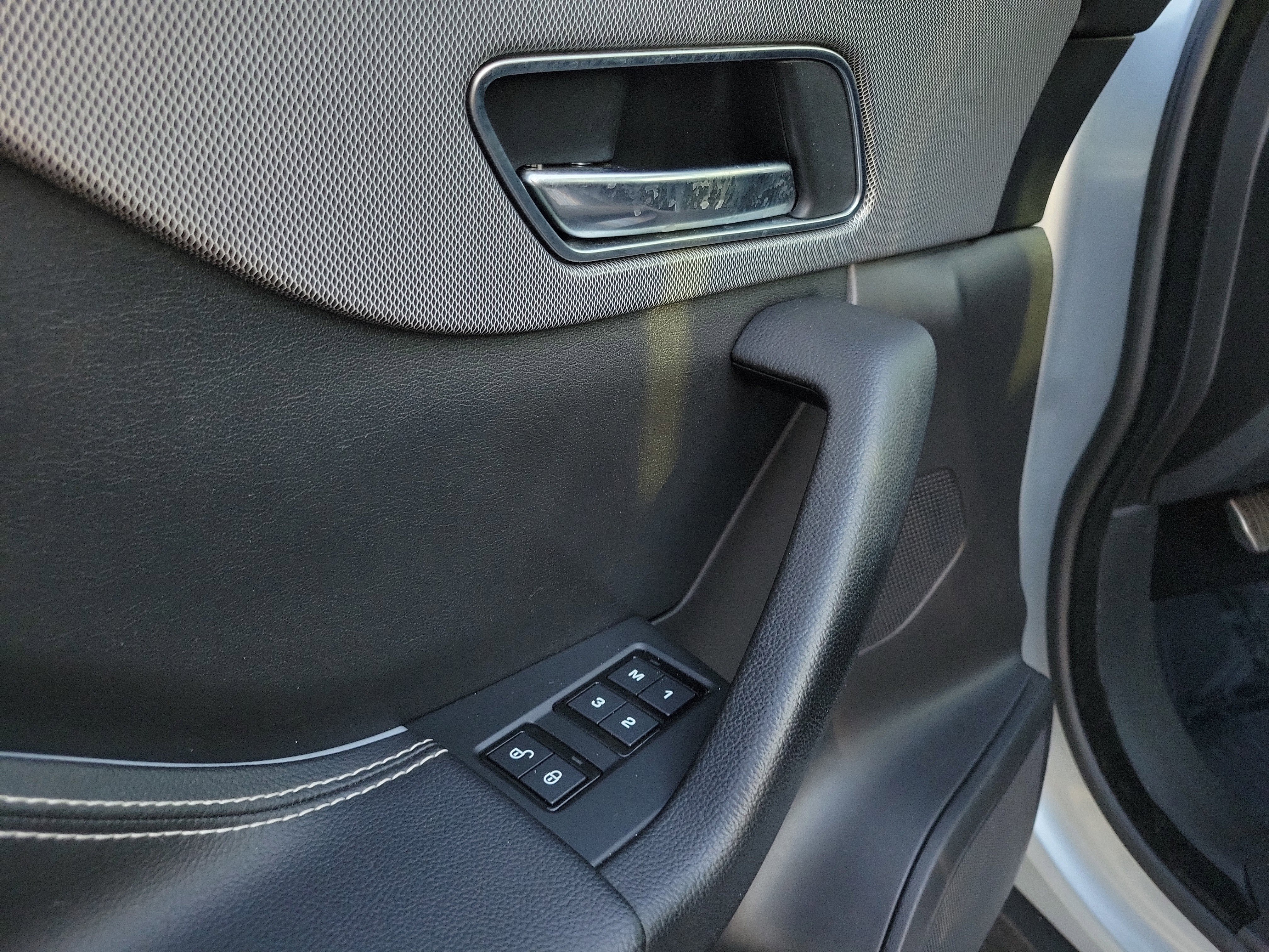 Used 2018 Jaguar F-PACE S image 18