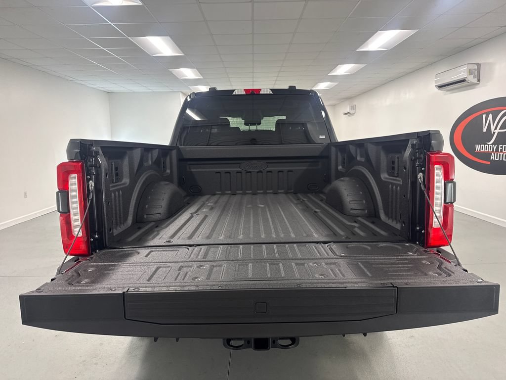 New 2026 Ford F250 Lariat w/ Black Appearance Package AWD/4WD image 8