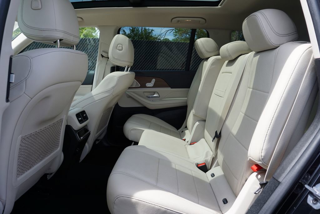 Used 2022 Mercedes-Benz GLS 450 4MATIC image 38