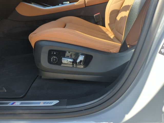 Used 2026 BMW X5 xDrive40i w/ M Sport Package AWD/4WD image 12