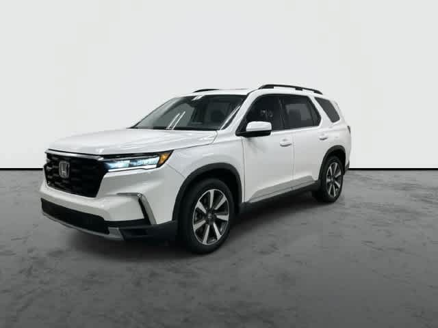 Certified 2025 Honda Pilot Touring image 8