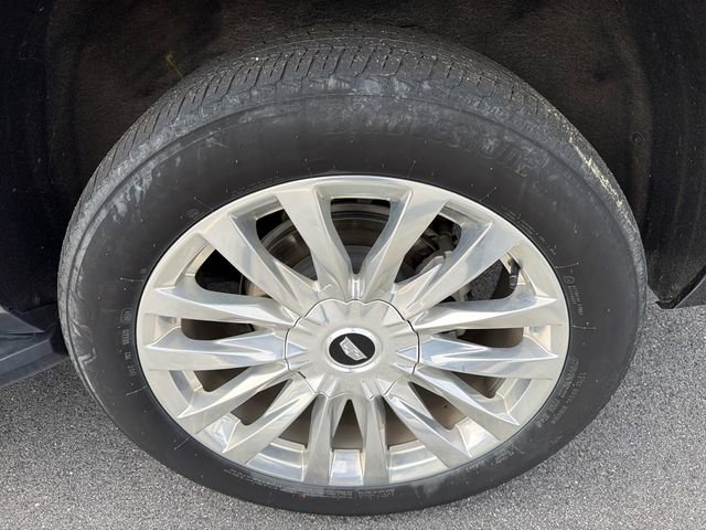 Used 2024 Cadillac Escalade ESV Premium Luxury image 20