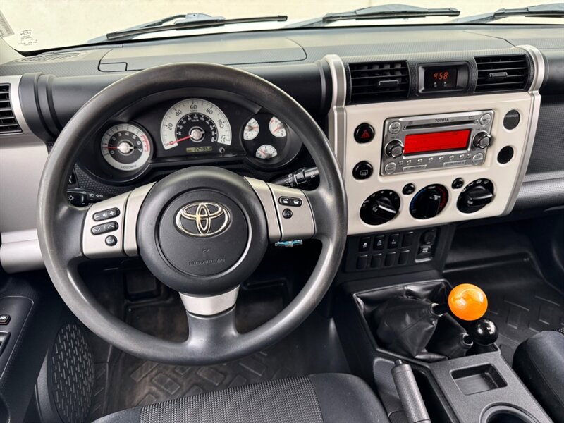 Used 2011 Toyota FJ Cruiser 4WD image 3