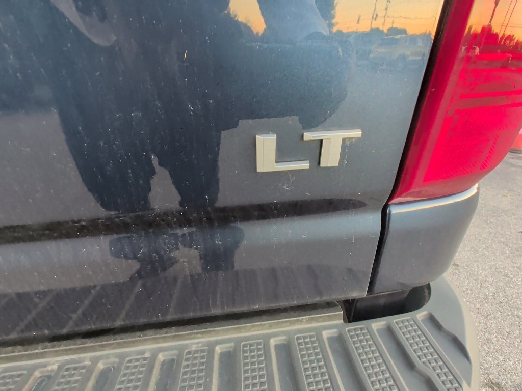 Used 2022 Chevrolet Silverado 2500 LT AWD/4WD image 3