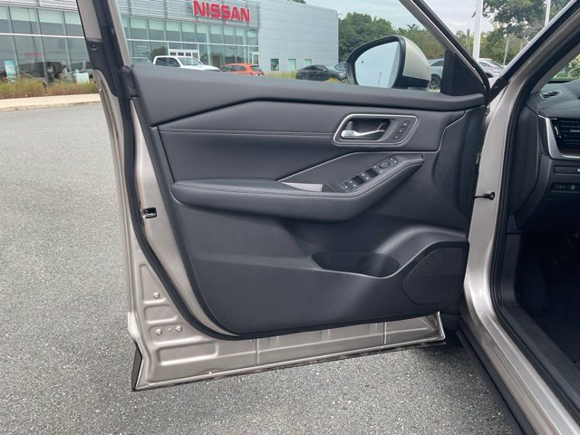 New 2026 Nissan Rogue Platinum AWD/4WD image 11