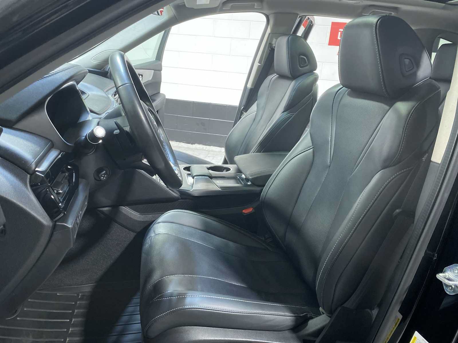 Used 2024 Acura MDX SH-AWD w/ Technology Package image 11