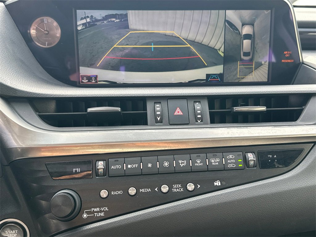 Used 2019 Lexus ES 350 Ultra Luxury w/ Accessory Package image 30