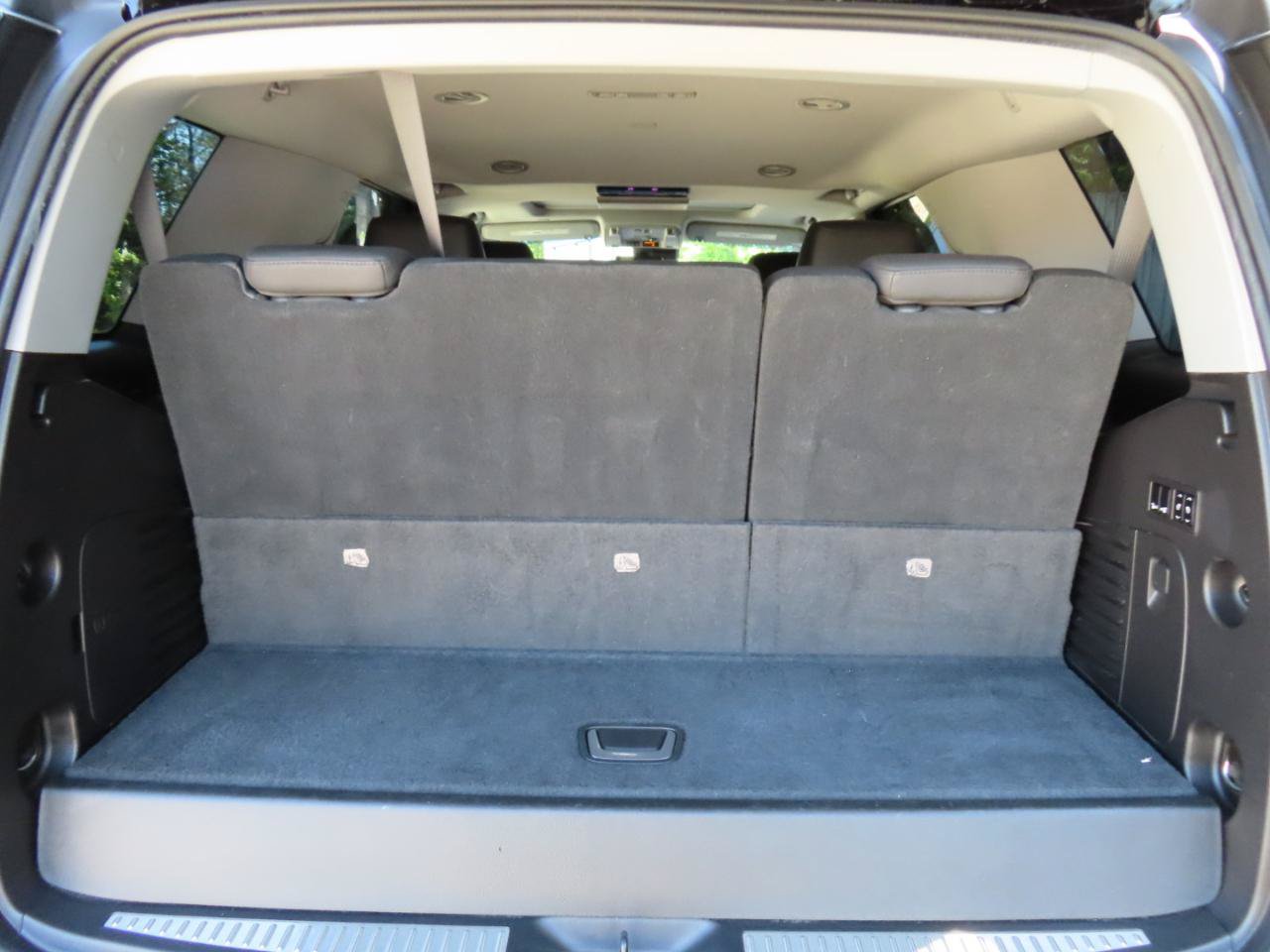 Used 2018 Cadillac Escalade Premium Luxury RWD image 23