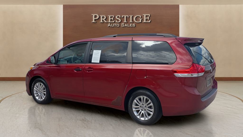 Used 2012 Toyota Sienna XLE FWD image 5