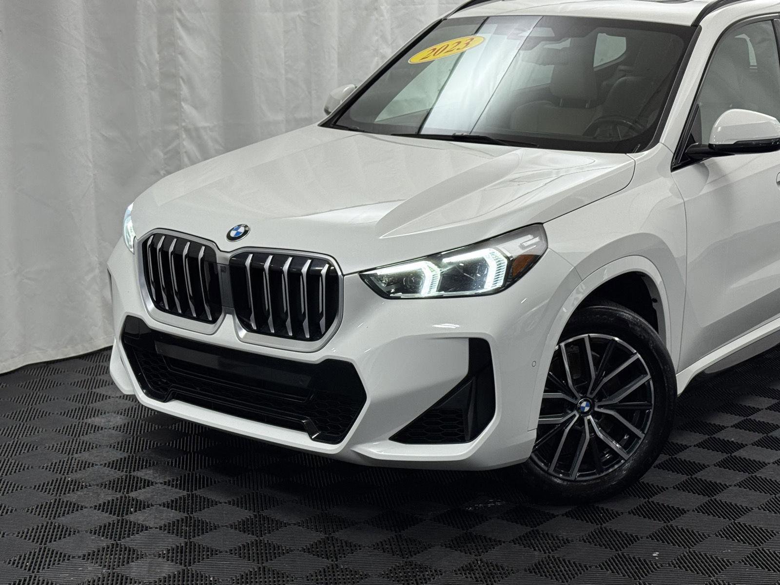 Used 2023 BMW X1 xDrive28i image 3