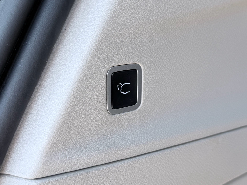 Used 2022 Chrysler Pacifica Touring-L FWD image 10