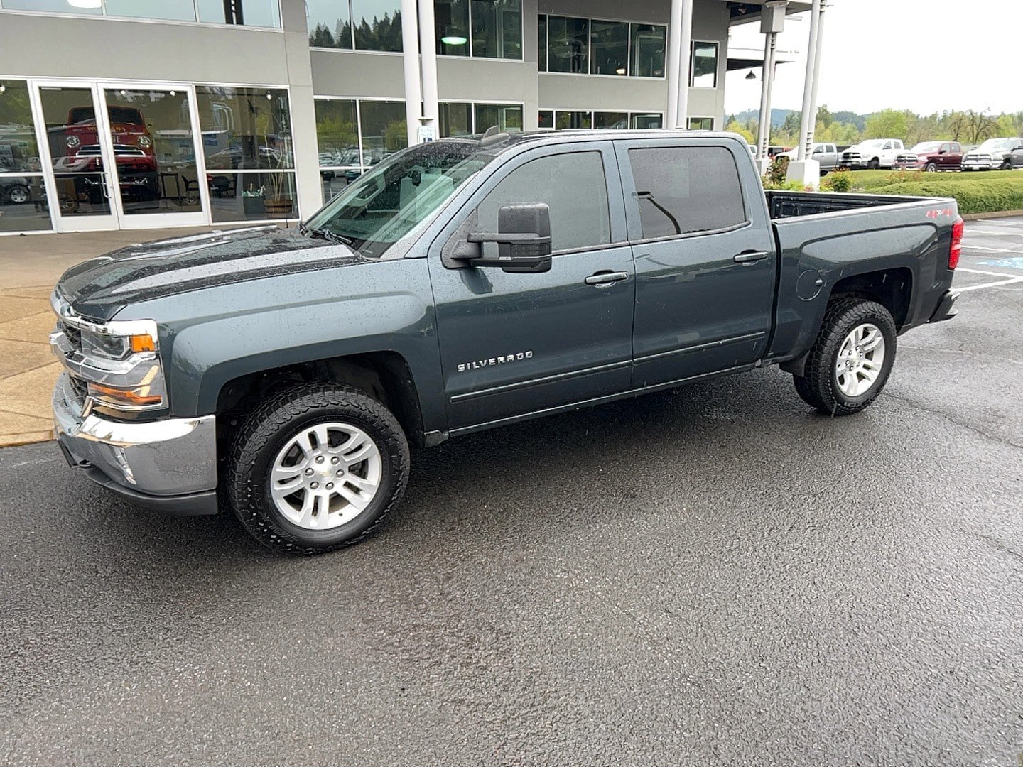 Used 2018 Chevrolet Silverado 1500 LT w/ Max Trailering Package AWD/4WD image 2