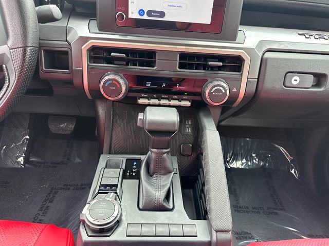 Used 2025 Toyota Tacoma SR5 AWD/4WD image 21