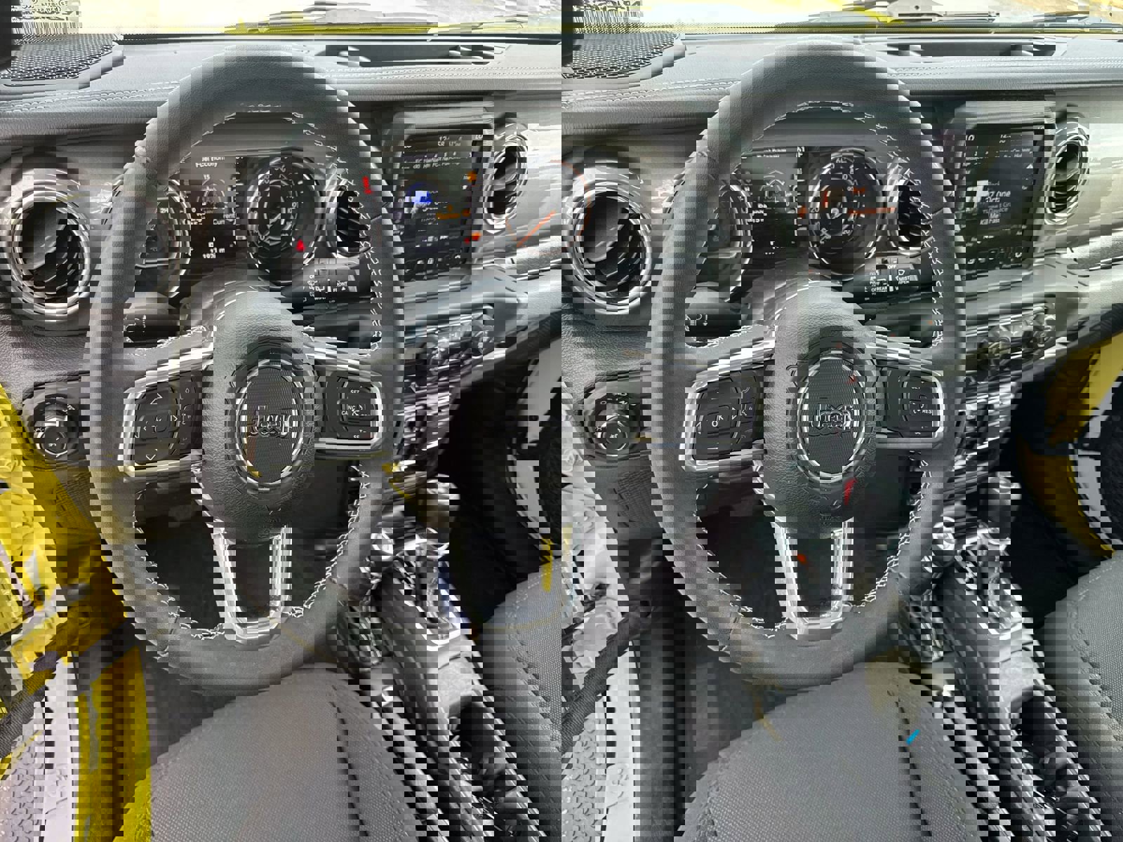 Used 2023 Jeep Wrangler Sahara image 17