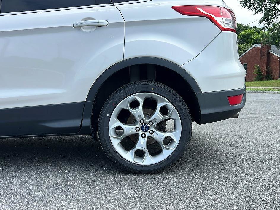 Used 2013 Ford Escape Titanium AWD/4WD image 20