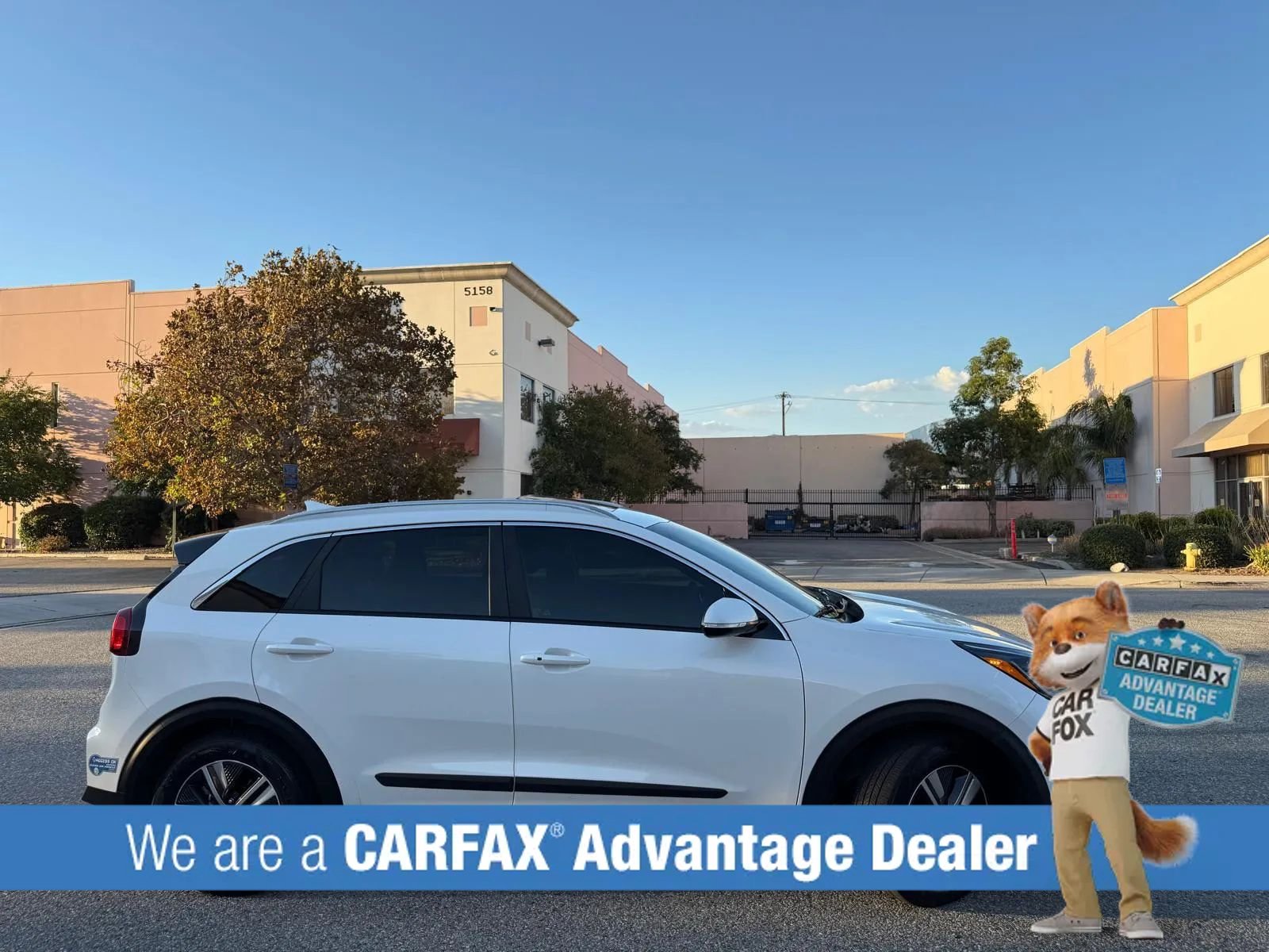Used 2021 Kia Niro EX Premium FWD image 4