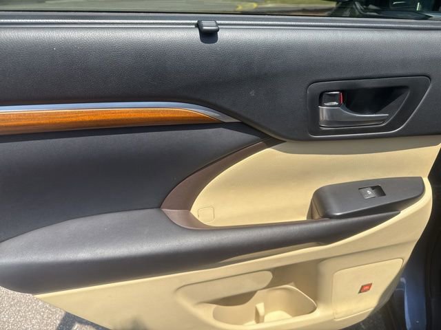 Used 2017 Toyota Highlander Limited FWD image 24