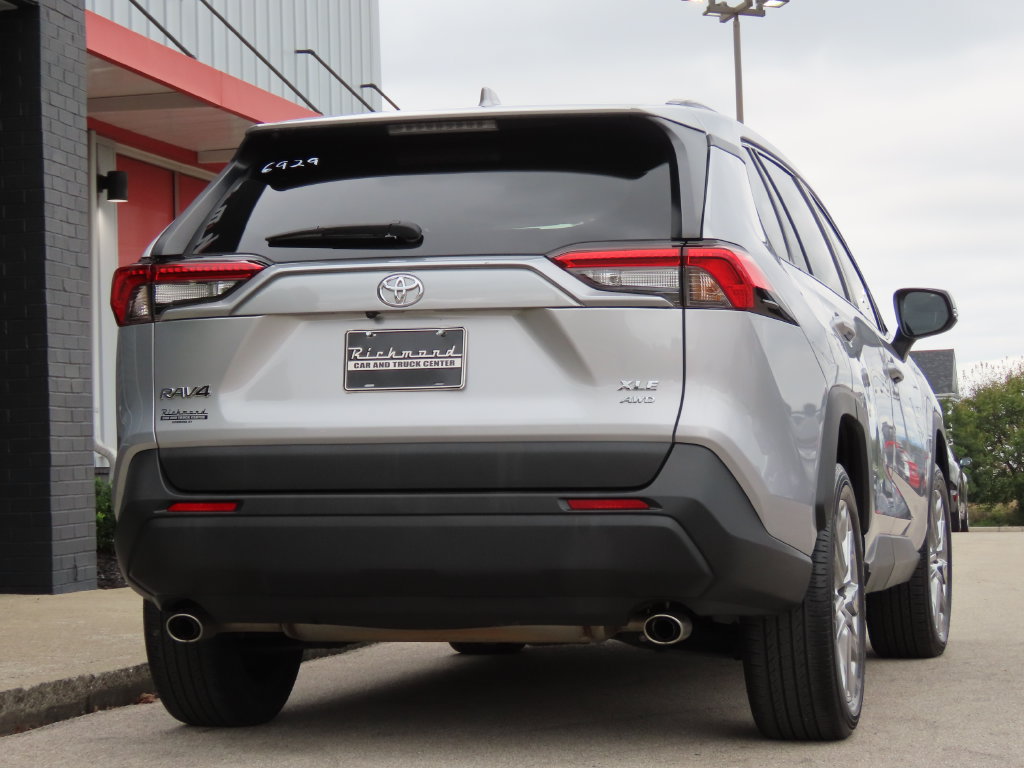 Used 2024 Toyota RAV4 XLE Premium AWD/4WD image 5