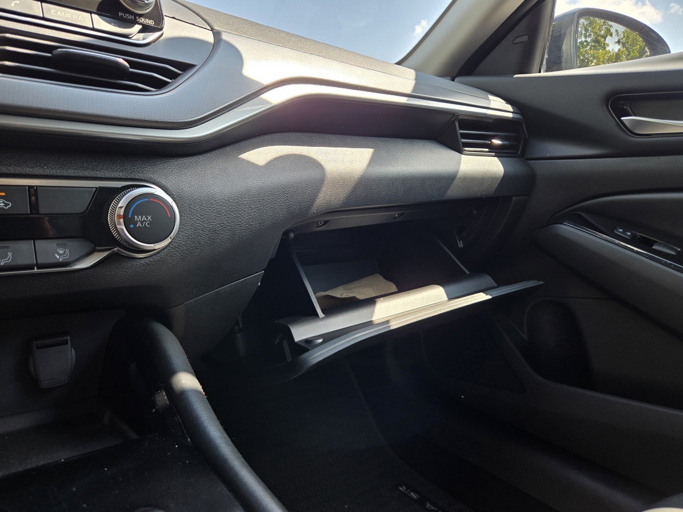 Used 2024 Nissan Altima 2.5 SR FWD image 12