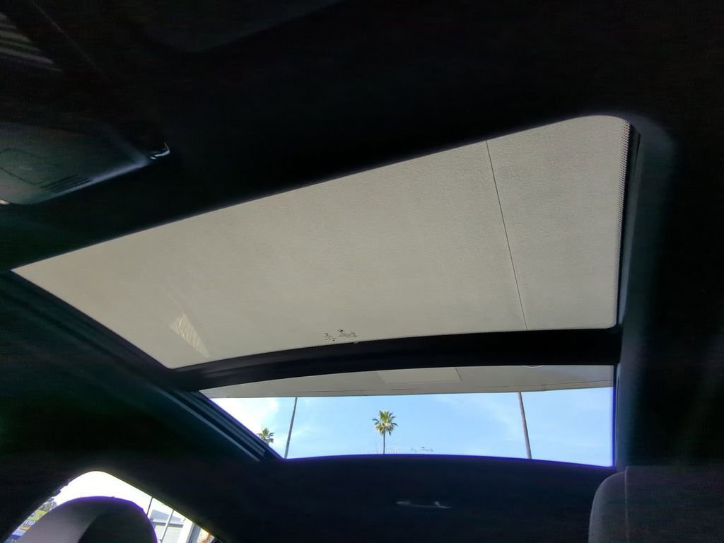 Used 2021 BMW X6 sDrive40i w/ M Sport Package image 22