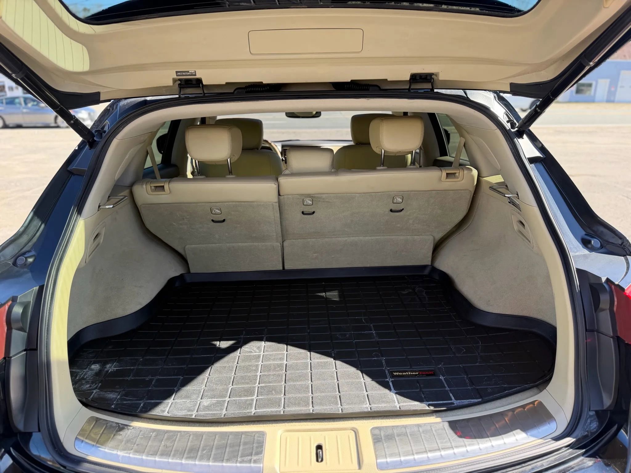 Used 2014 INFINITI QX70 3.7 Sport Utility 4D w/ Premium Package image 12