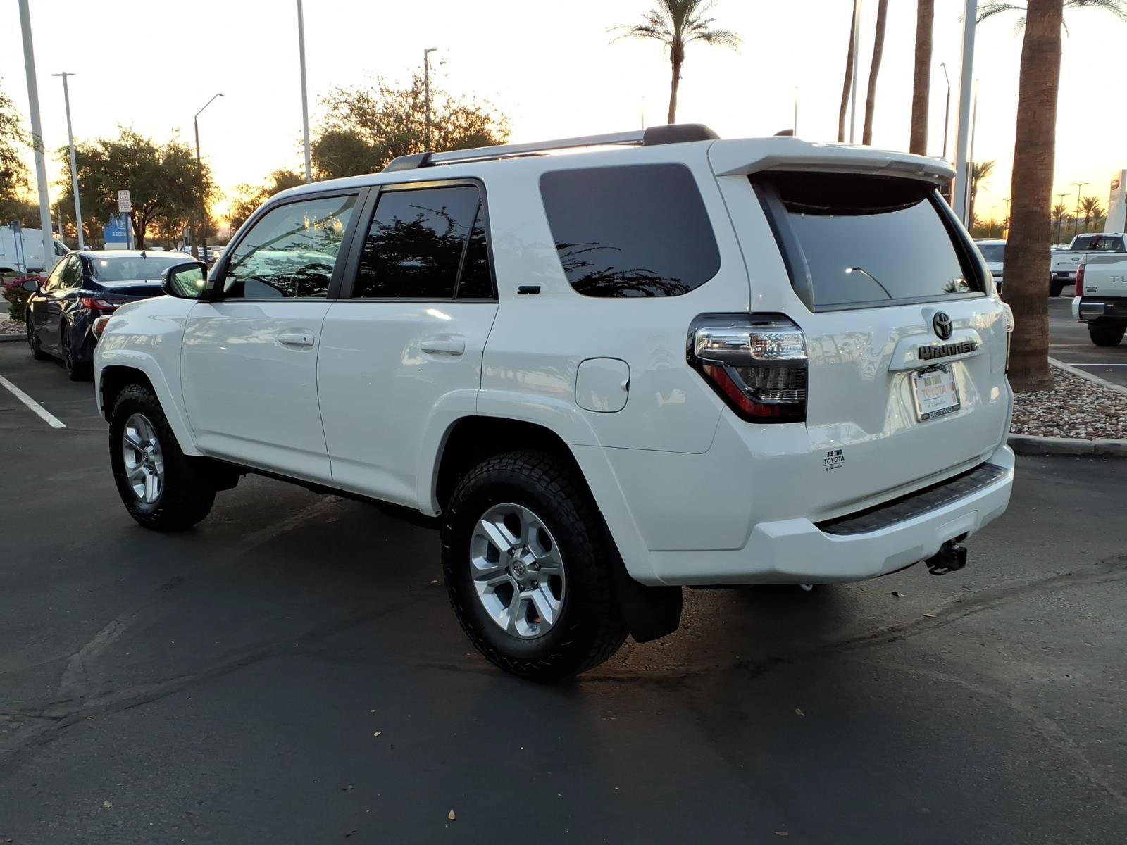 Used 2020 Toyota 4Runner SR5 Premium w/ Moonroof Package AWD/4WD image 6