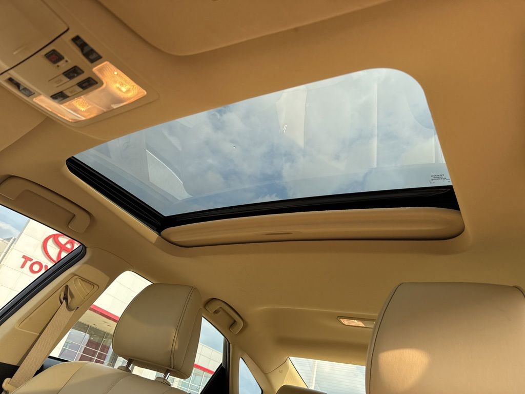 Used 2018 Toyota Avalon Limited FWD image 9