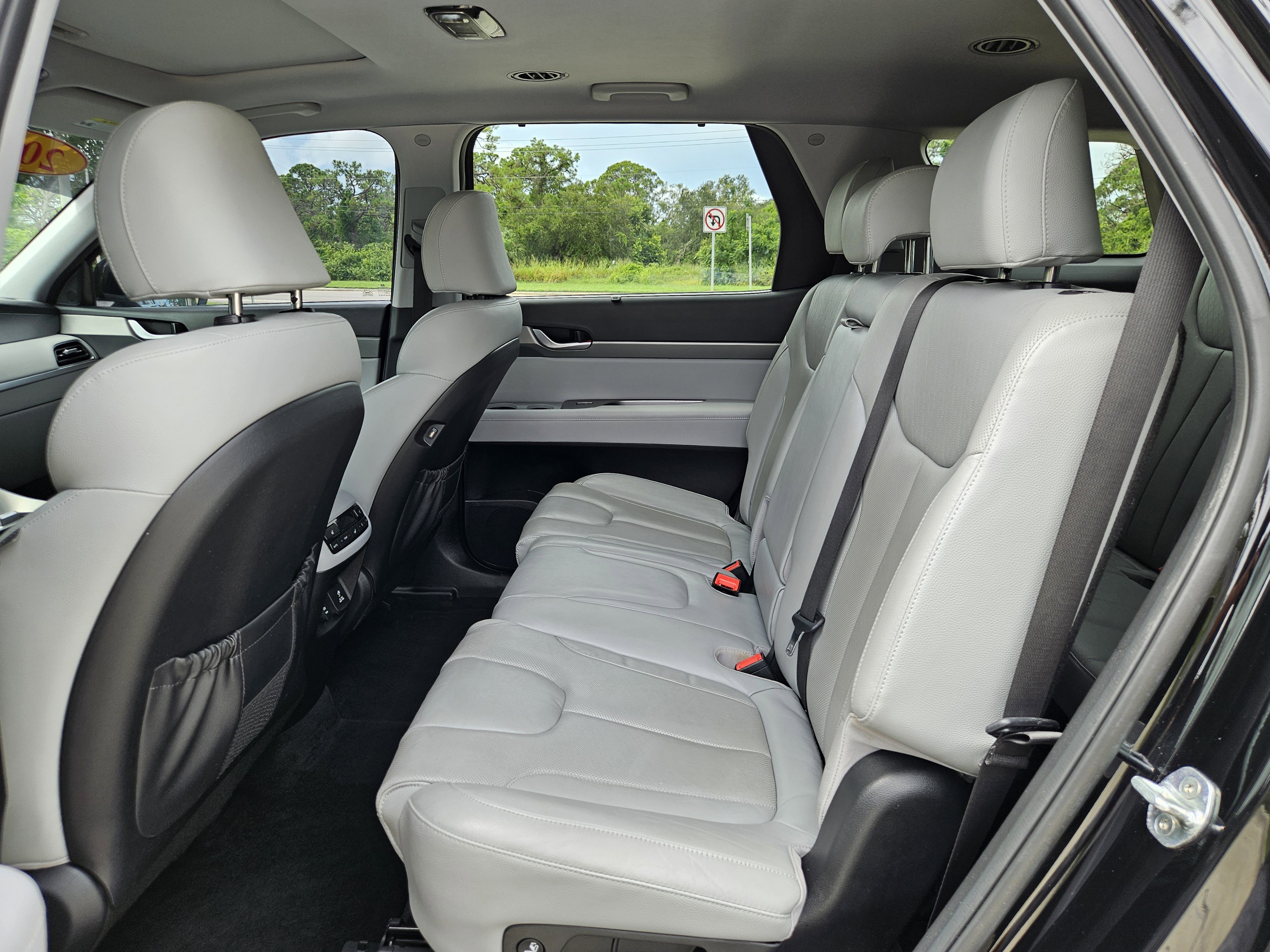 Used 2022 Hyundai Palisade SEL w/ 8P Bench Seat Package image 14