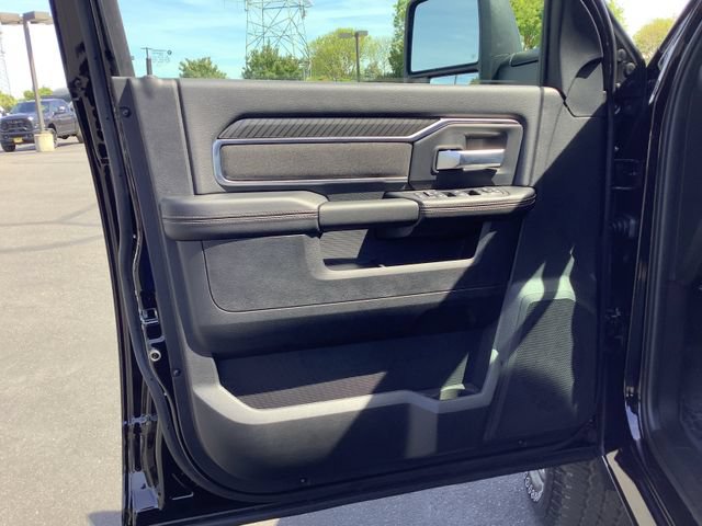 New 2026 RAM 2500 Big Horn AWD/4WD image 9