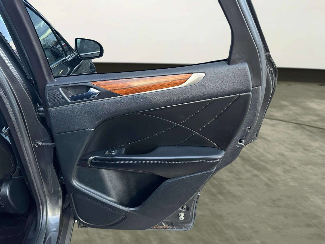 Used 2017 Lincoln MKC Reserve w/ Lincoln MKC Climate Package image 18