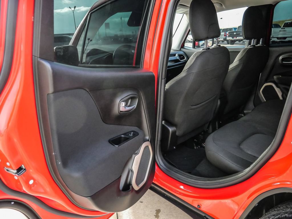 Used 2017 Jeep Renegade Latitude image 19