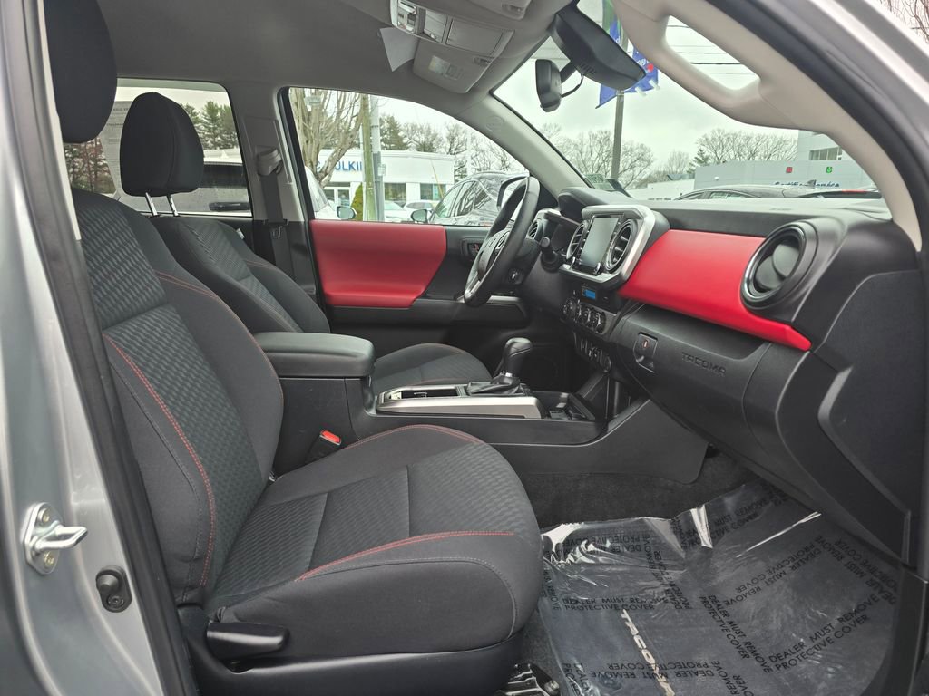 Certified 2023 Toyota Tacoma SR5 AWD/4WD image 11