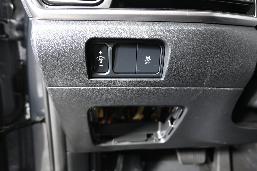 Used 2025 Kia Sorento S FWD image 24