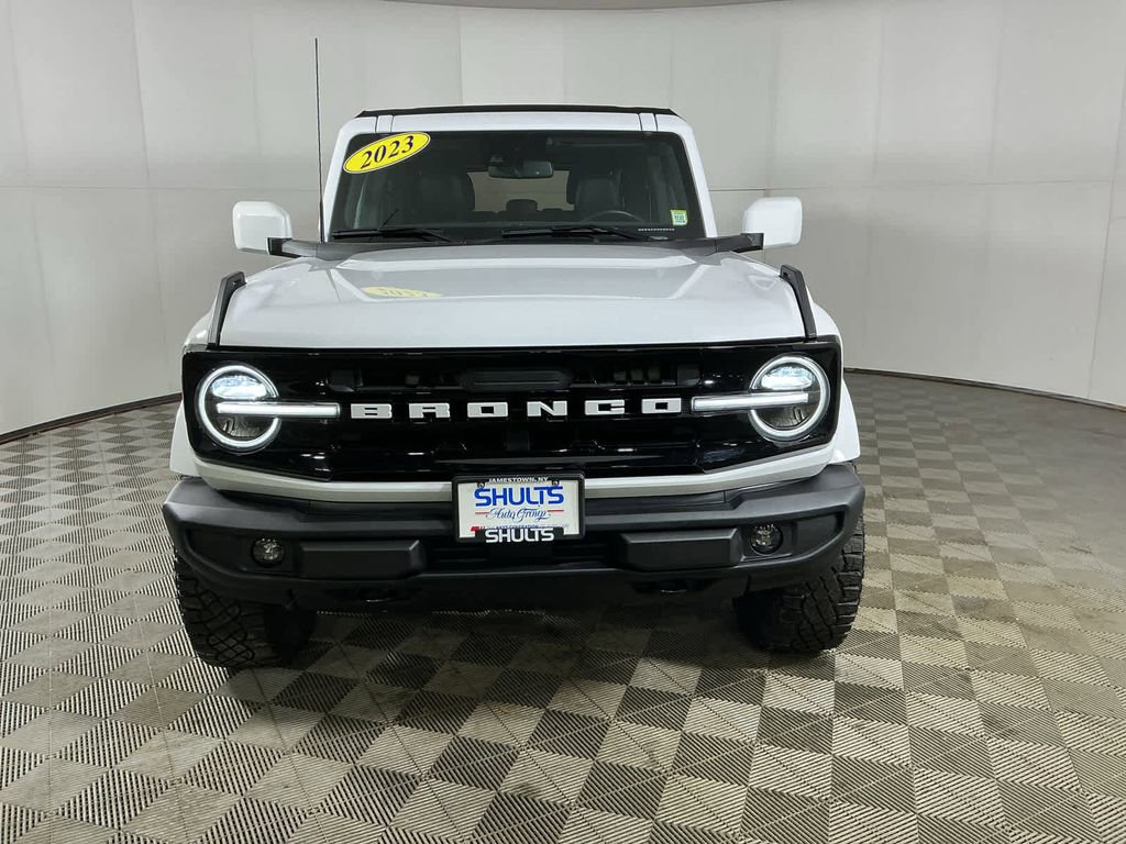 Used 2023 Ford Bronco Outer Banks image 2