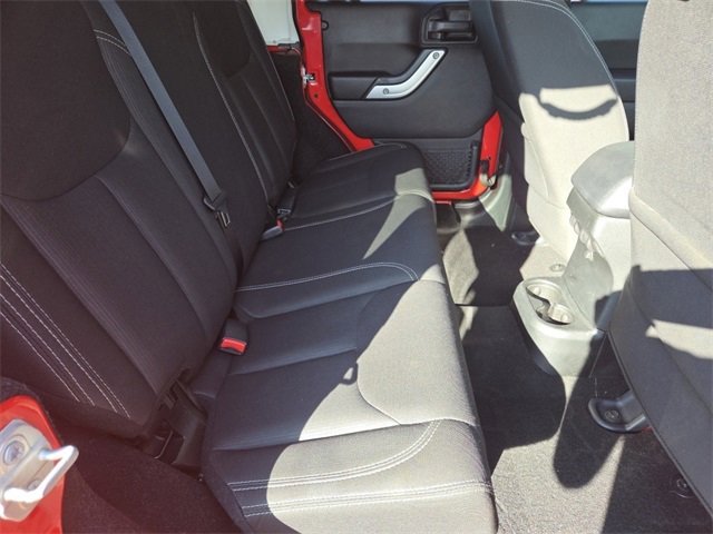 Used 2018 Jeep Wrangler Unlimited Sahara image 13